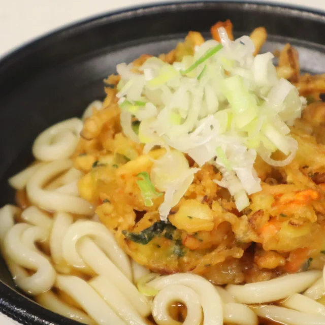 【メニュー切り替えのお知らせ】

🍜冬のあったか三つ巴うどんバトル🔥 こもれび森のイバライド「シトロン」で冬メニューが激アツ！

💥サクサク香ばしい「かきあげうどん」 
💥お揚げ＆天かすの満足感「よくばりうどん」
💥野菜たっぷりで体に優しい「けんちんうどん」 

どれも魅力的すぎて選べない…でも、あなたはどれを選ぶ？ 
寒い日はシトロンで、心も体もぽかぽかに✨

#こもれび森のイバライド 
#イバライド
#シトロン 
#冬メニュー 
#うどん 
#茨城グルメ 
#あったかごはん 
#かきあげうどん 
#けんちんうどん 
#よくばりうどん