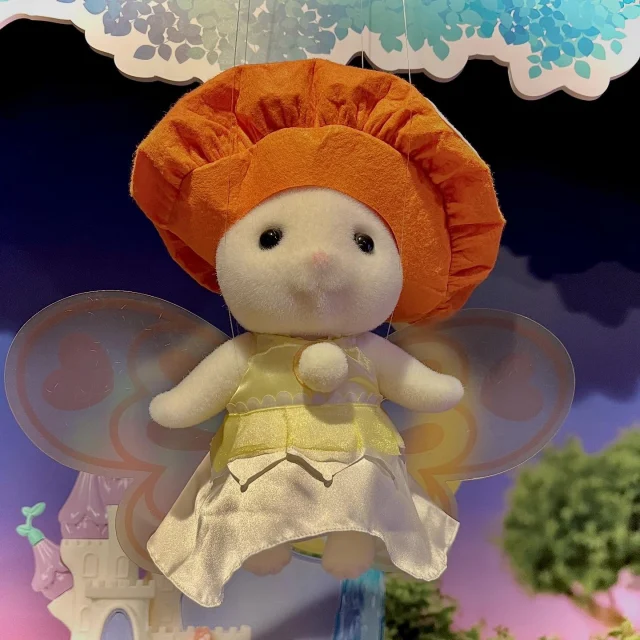 【シルバニアパーク】
⁡
✨🌙妖精の森と魔法のお城🌙✨
⁡
とってもかわいいこの子たちには、シルバニアパーク内の丸太小屋記念館で会えるよ🫧
ぜひ遊びにきてね！
⁡
 #イバライド #茨城 #シルバニアパーク #茨城シルバニアパーク #シルバニアファミリー